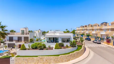 Chalet en La Marina