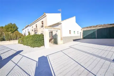 Finca rústica en Benamaurel