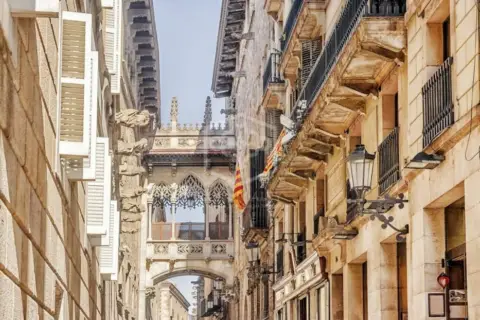 Edificio en Barcelona Capital