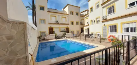 Casa en Las Filipinas-Villamartín-Canal Norte