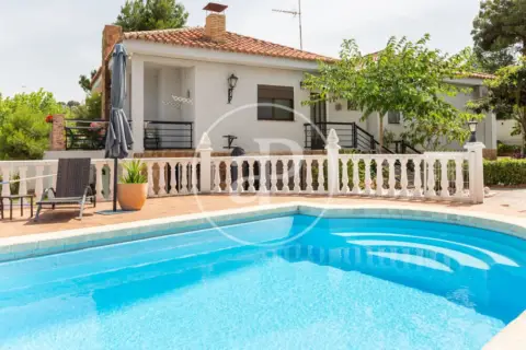 Casa en Chiva