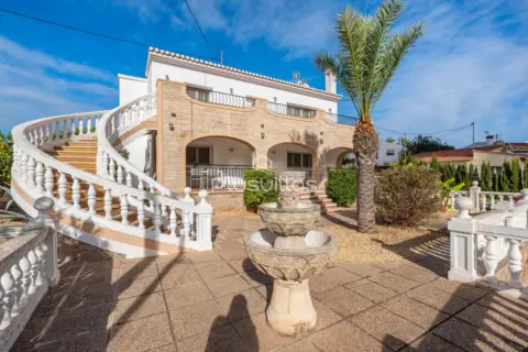 Casa en La Cometa-Carrió Park