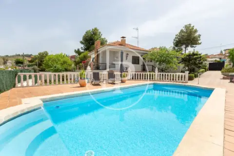 Casa en Chiva