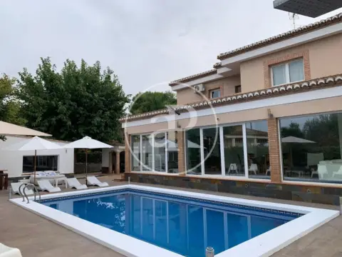 Casa en Los Pinares-La Masia