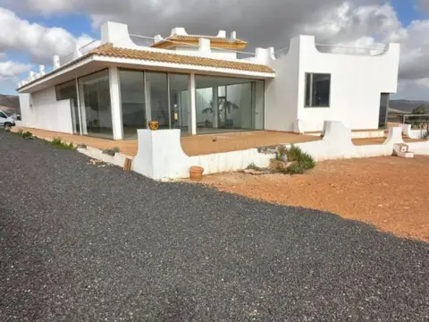 Casa en Triquivijate