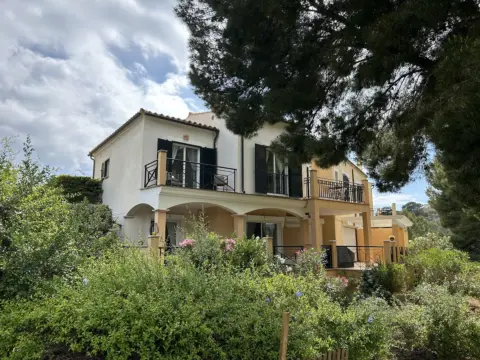 Casa pareada en El Camp de Mar