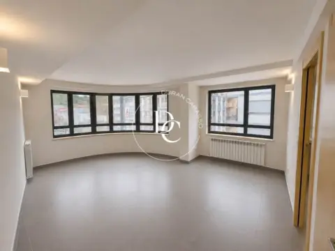 Piso de 2 habitaciones en alquiler en Centro, Andorra la Vella · 49 de 60