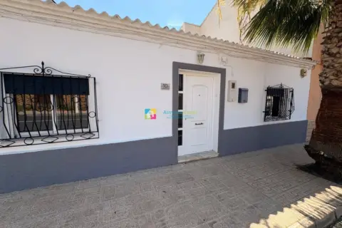 Casa en Zurgena