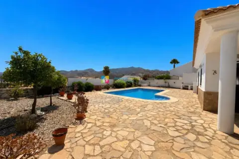 Casa en Arboleas
