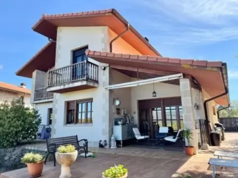 Chalet en calle de Gorbea
