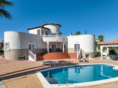 Chalet en Campos del Río
