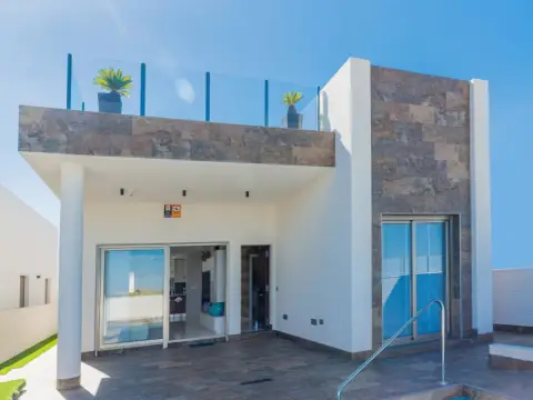 Chalet en Villamartín