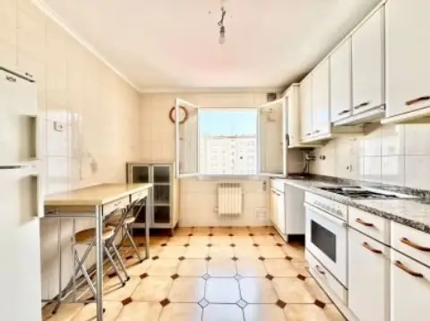 Piso en Errege-Erregina Katolikoen Kalea