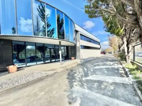 Nave industrial en calle de Zuazobidea