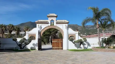 Local comercial en Benalmádena