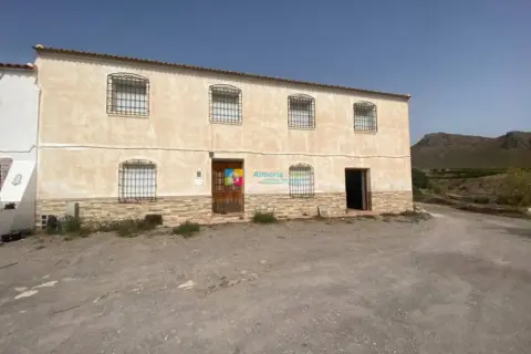 Finca rústica en Arboleas