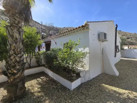 Casa rústica en Oria