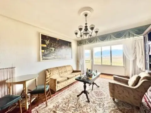 Piso en calle de Los Linares Rivas