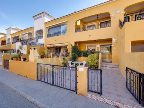 Apartamento en Los Montesinos