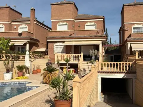 Casa adosada en Altabix