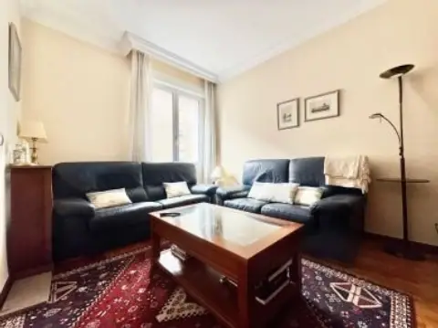 Piso en calle de la Cruz Blanca