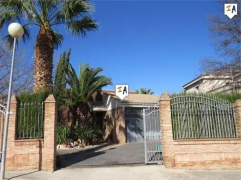 Chalet en Ctra. de Circunvalación-La Magdalena
