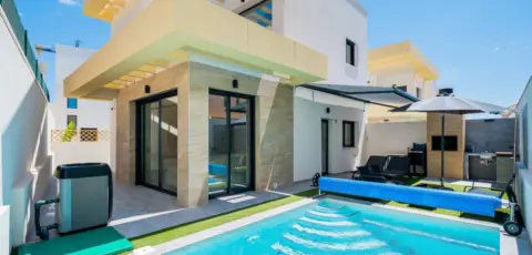Chalet en Los Montesinos