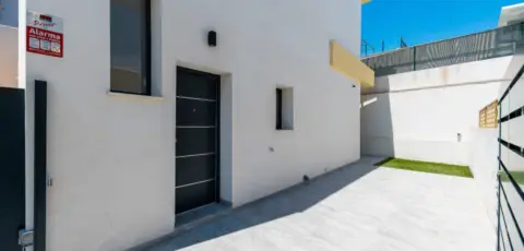Chalet en Los Montesinos