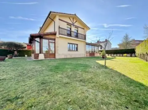 Chalet en calle de Ursuleta