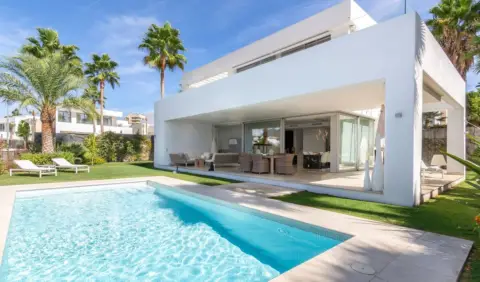 Casa en Río Real