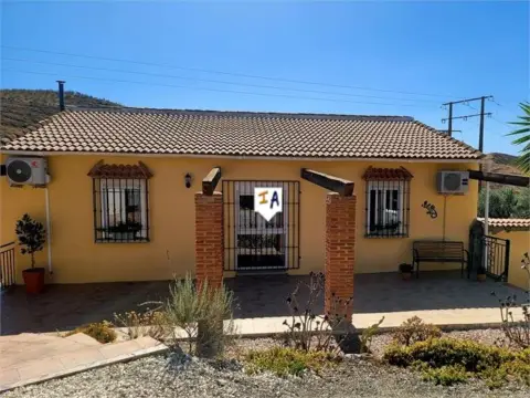 Casa en Valle de Abdalajís