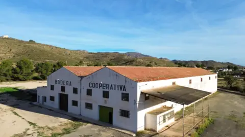 Local comercial en Hondón de los Frailes