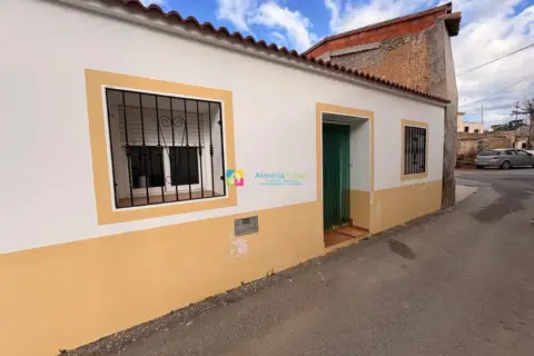 Casa en Oria