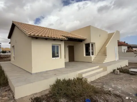 Casa en Triquivijate
