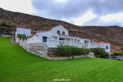 Casa en Puerto Santiago-Los Gigantes