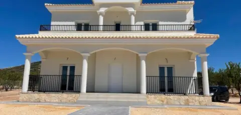 Chalet en El Pinós - Pinoso