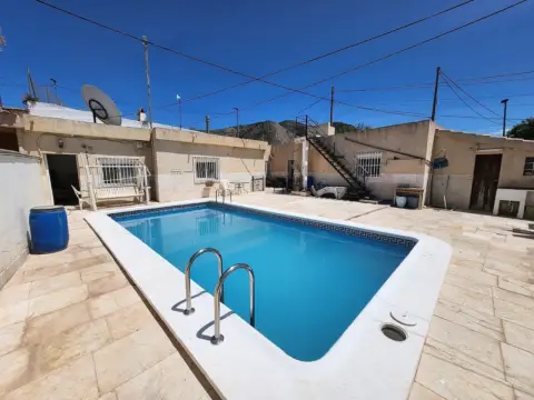 Casa en Algueña