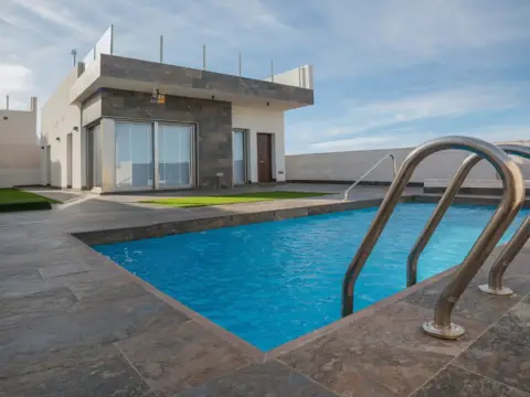 Chalet en Villamartín