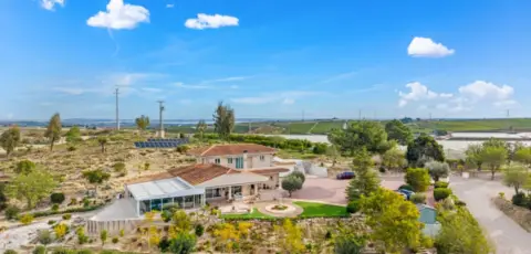 Finca rústica en Las Filipinas-Villamartín-Canal Norte