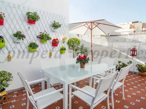 Estudio en Avenida de Pescia-La Noria-Pueblo Rocío