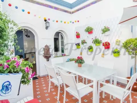 Estudio en Avenida de Pescia-La Noria-Pueblo Rocío