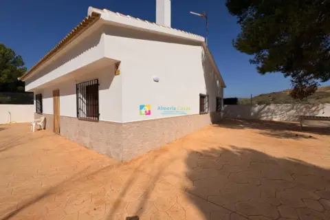 Finca rústica en Cantoria