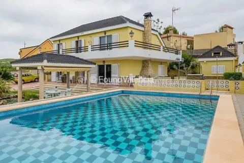 Casa en Turís