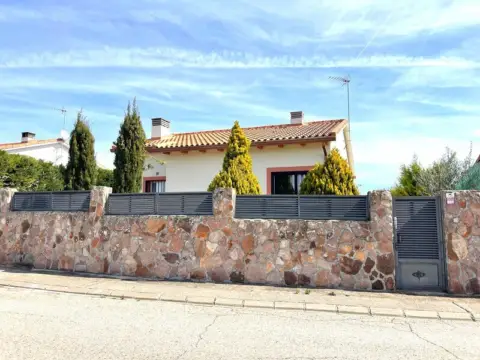 Chalet en Alcarria Baja