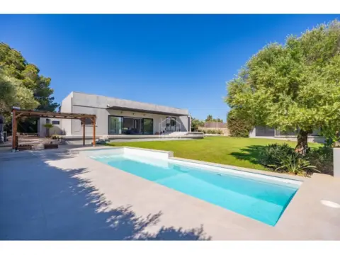 Chalet en Binisafua Playa