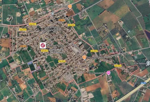 Casa adosada en Avenida Can Badia, nº 7