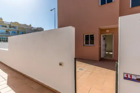 Casa adosada en calle Arenita, nº 30