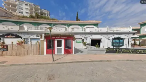 Local comercial en calle Acuario de Riviera