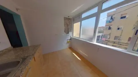 Piso en Plaça dels Blocs de la Florida