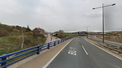Casa adosada en Paseo de los Pisones, 100